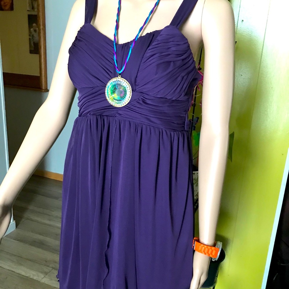 Clothes - Picture 2 of 3